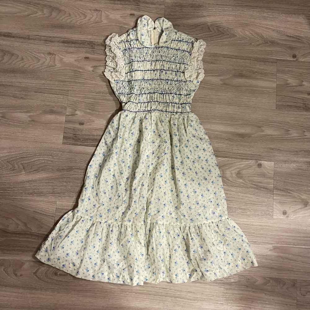 Vintage 70s Polly Flinders Girls Smocked Cottagecore Dress Floral Print Prairie